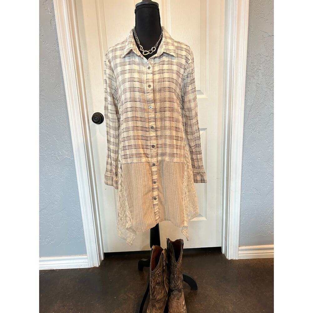 A’REVE Mixed Media Plaid & Lace Tunic Shirt | Boho Western | Size Medium - Picture 10 of 11